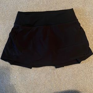 Lululemon Black Pace Rival Mid Rise Skirt size 2